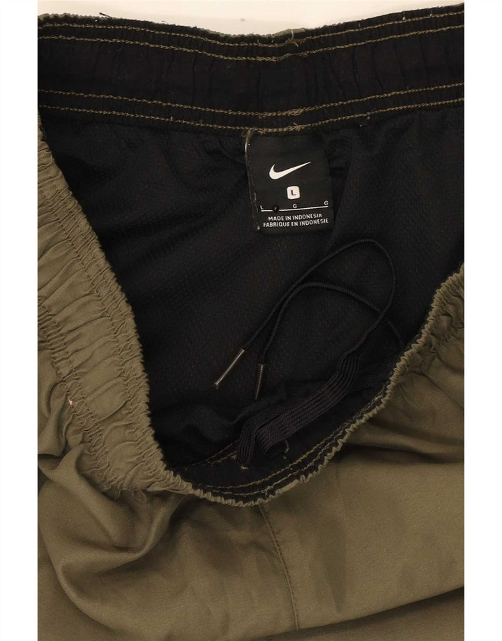 Shorts esportivos masculinos Nike grandes cáqui