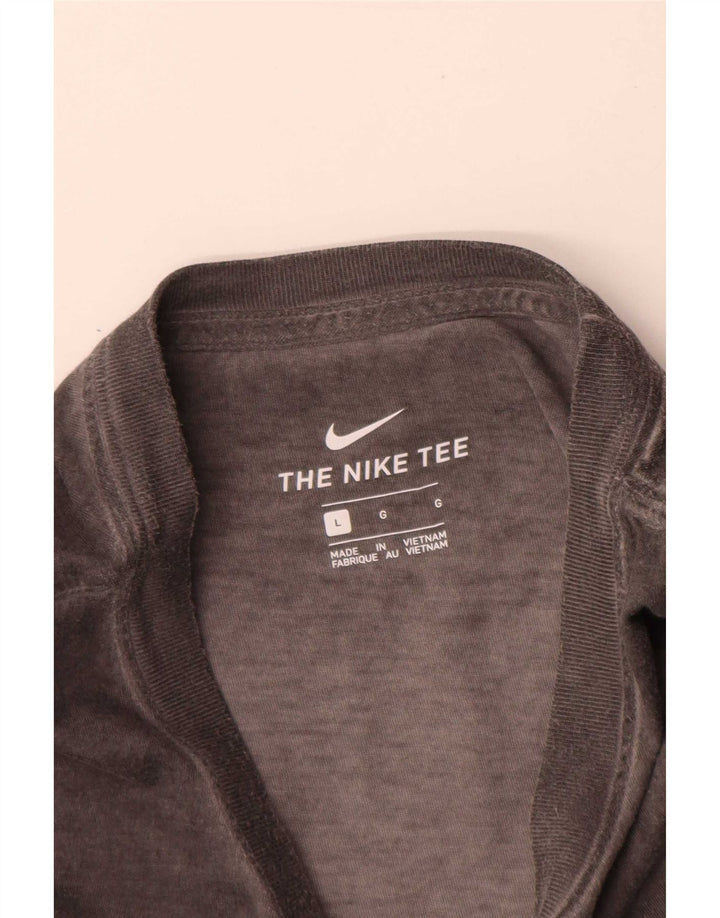 Camiseta Nike masculina gráfica grande cinza