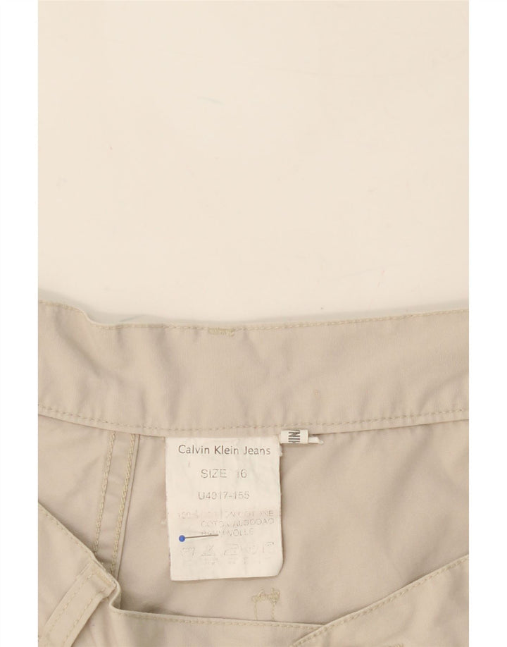 CALVIN KLEIN Boys Cargo Bermuda Shorts 15-16 Years W32  Beige Cotton Vintage Calvin Klein and Second-Hand Calvin Klein from Messina Hembry 