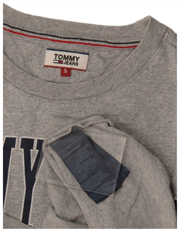 Camiseta masculina Tommy Hilfiger com estampa gráfica pequena de algodão cinza