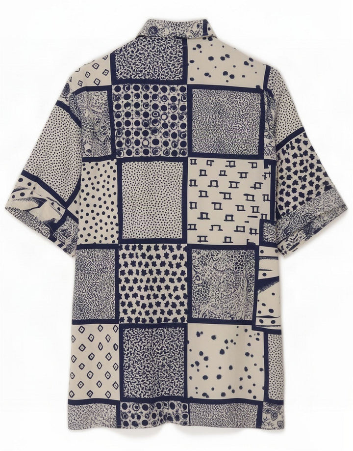 Camisa masculina vintage de manga curta com retalhos azuis médios