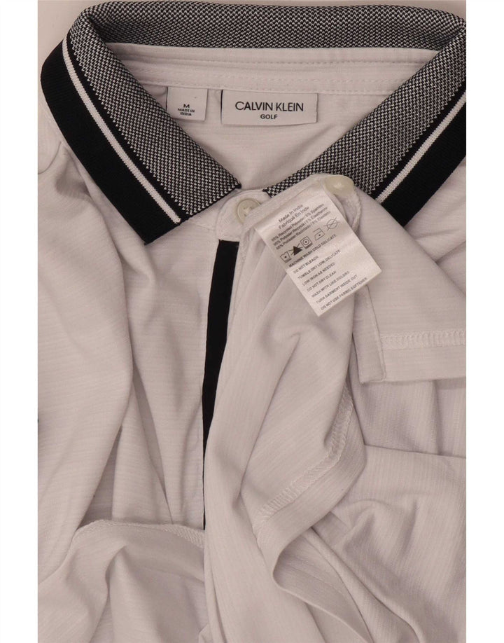 Camisa polo masculina de golfe Calvin Klein, poliéster colorblock branco médio