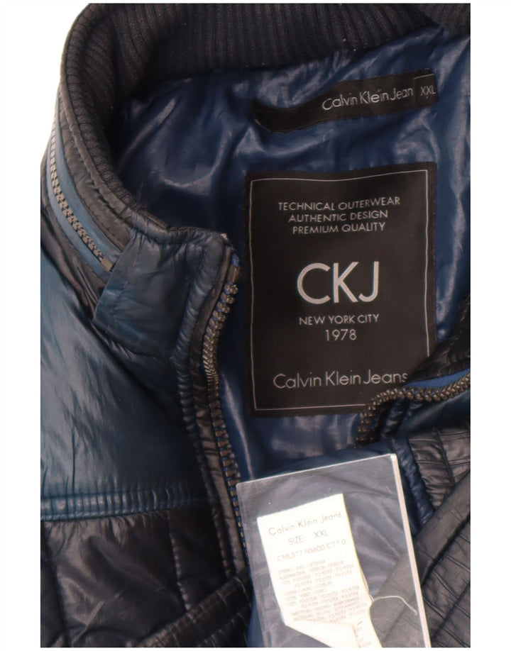 Jaqueta acolchoada masculina Calvin Klein Jeans UK 44 2XL azul marinho colorblock
