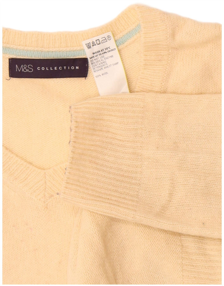 Suéter feminino Marks & Spencer com decote em V, médio, off white, lã