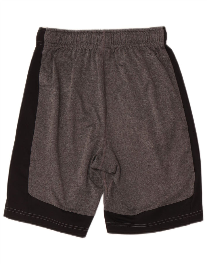 Shorts esportivos Nike Boys Dri Fit 11-12 anos cinza médio colorblock