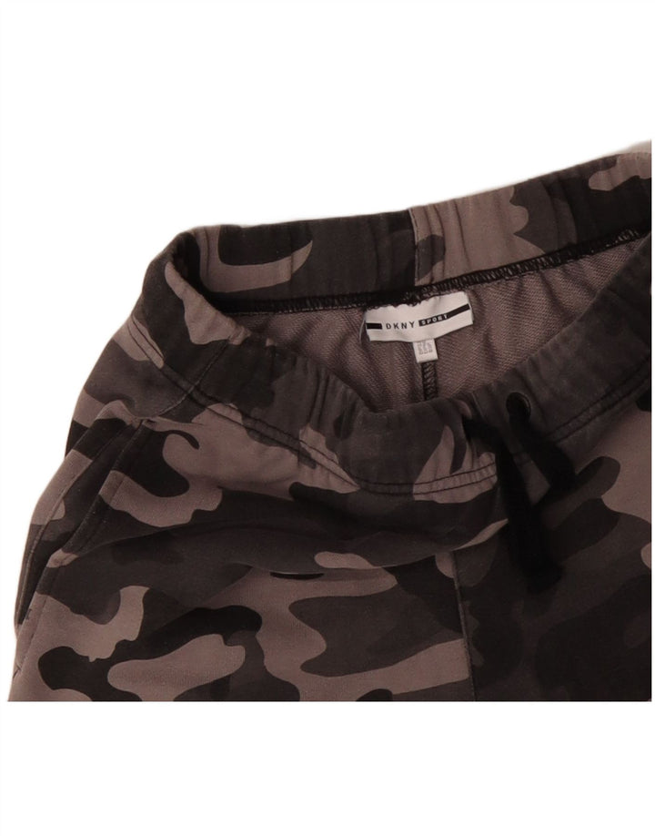 Shorts esportivos masculinos DKNY pequenos camuflados cinza