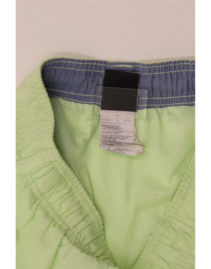 Shorts esportivos masculinos Nike pequenos esportes verdes de poliéster