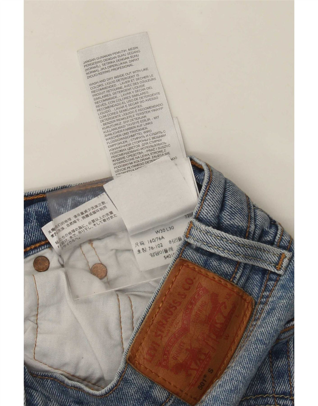 Calça jeans feminina Levi's 501 Distressed Straight W30 L30 Azul Algodão