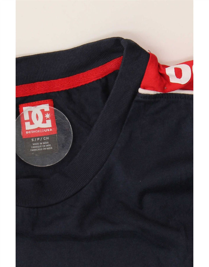 Camiseta gráfica masculina DC Top pequeno bloco colorido azul marinho