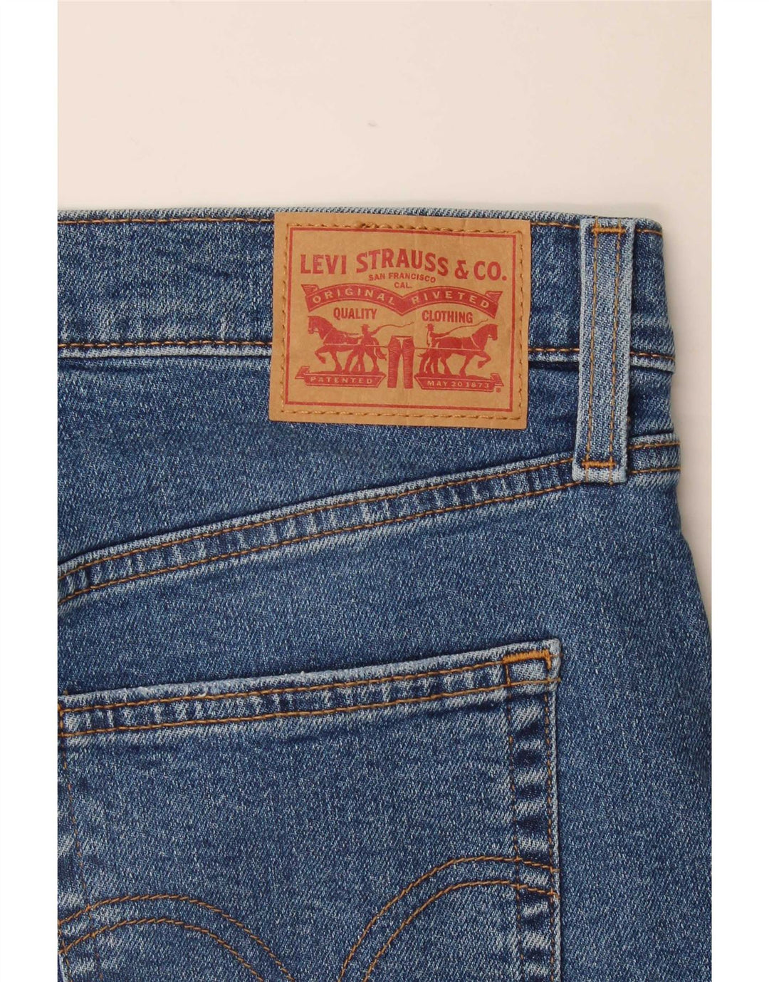 Jeans feminino Levi's cintura alta cônico W32 L29 azul