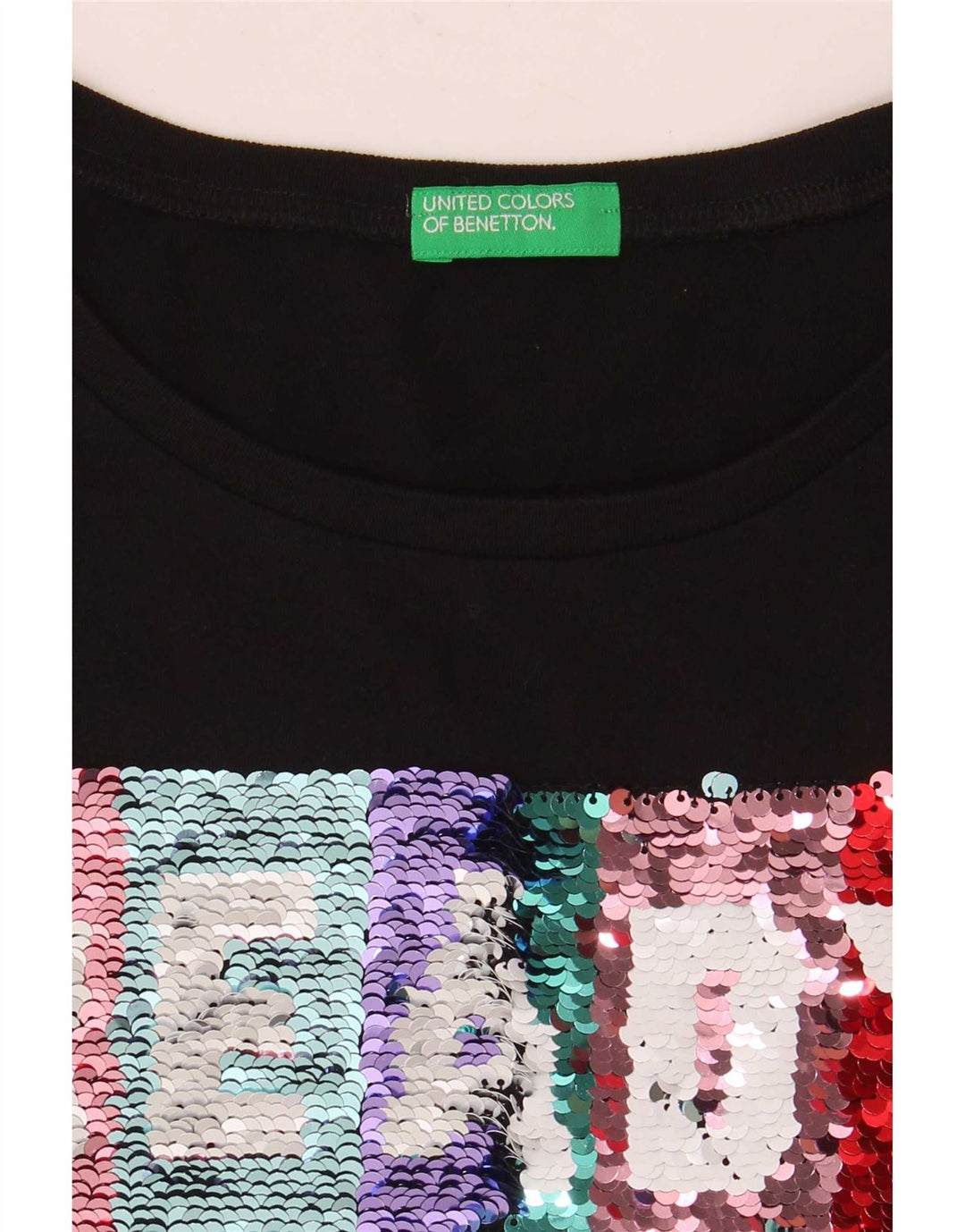Camiseta feminina gráfica Benetton UK 10 pequena preta