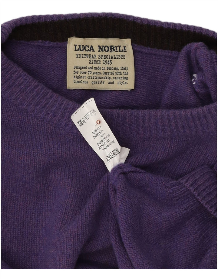 Suéter masculino Luca Nobili com gola canoa de lã roxa média