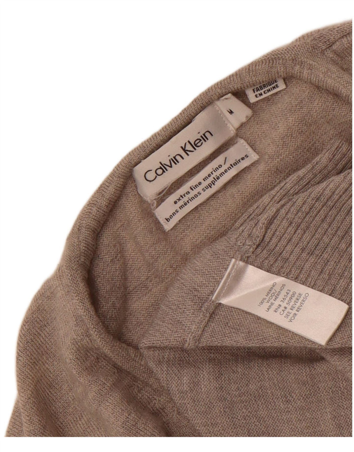 Suéter masculino Calvin Klein com decote em V, lã merino cinza médio