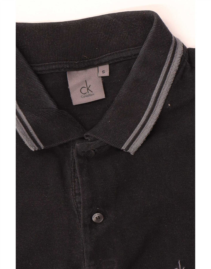 Camisa polo masculina Calvin Klein pequena listrada preta