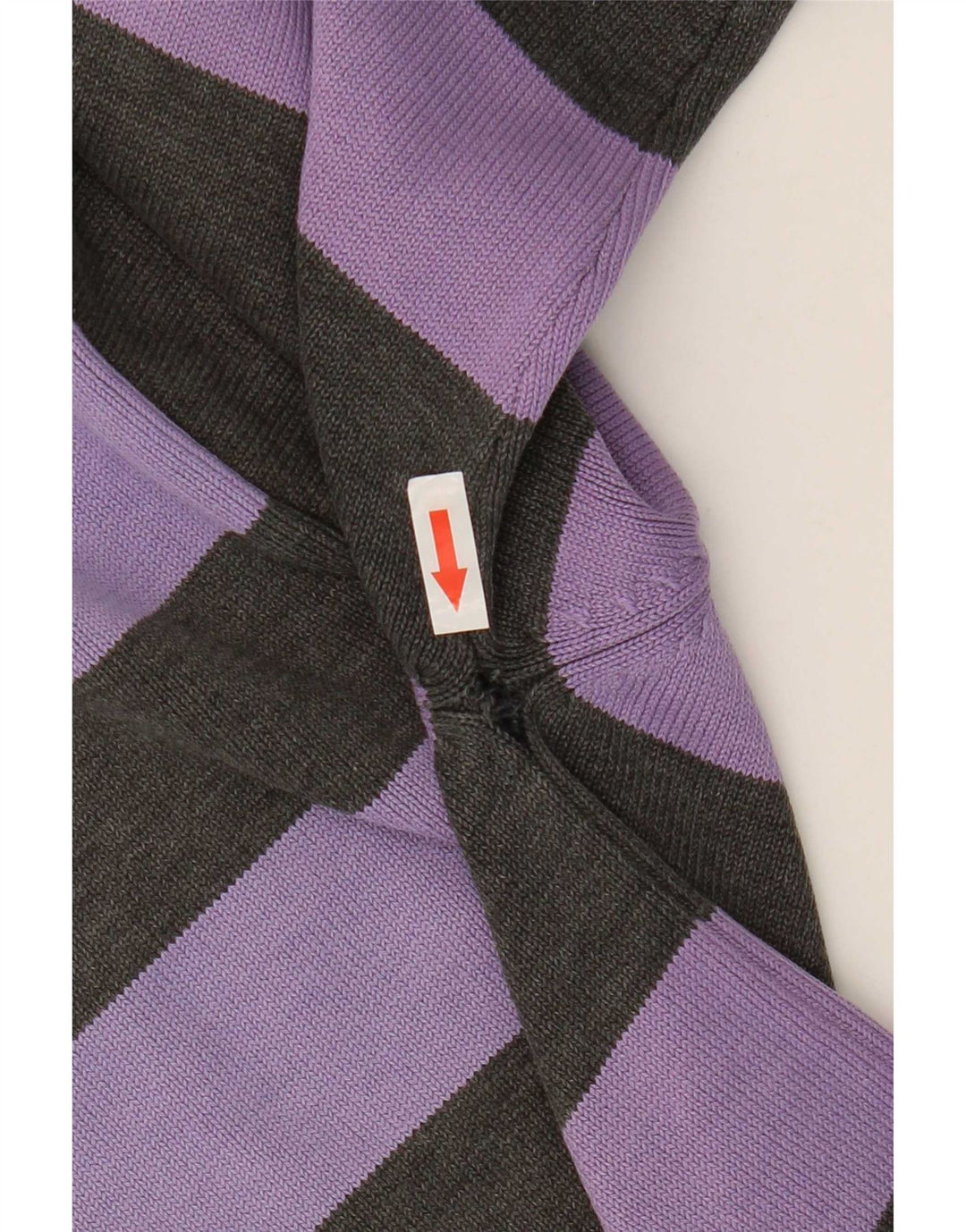 Suéter masculino Jack & Jones com decote em V listrado roxo médio