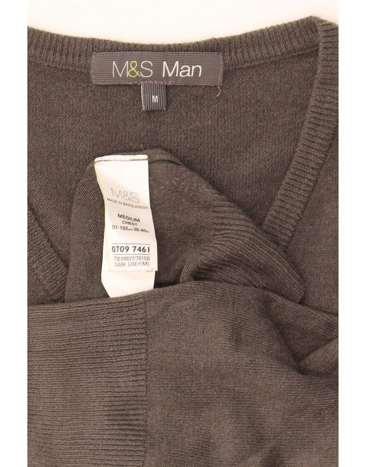 Suéter masculino Marks & Spencer com decote em V cinza médio acrílico