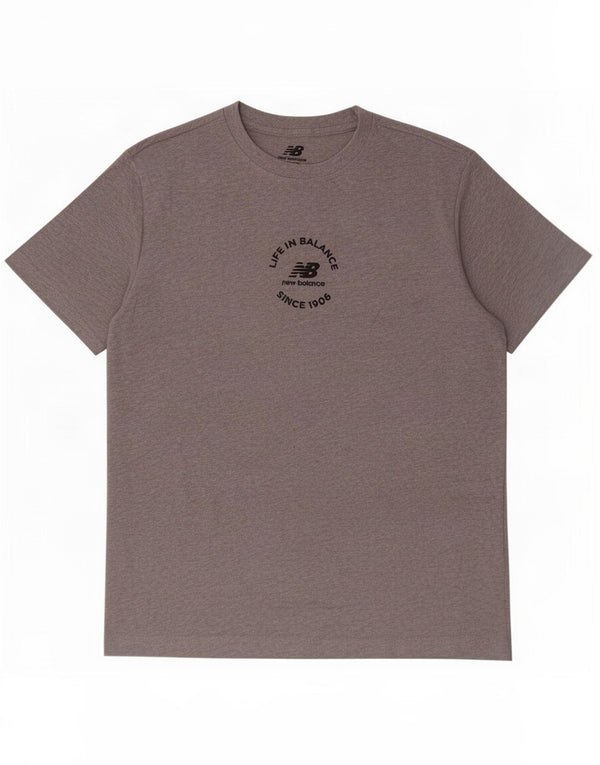 Camiseta gráfica masculina New Balance XS algodão cinza