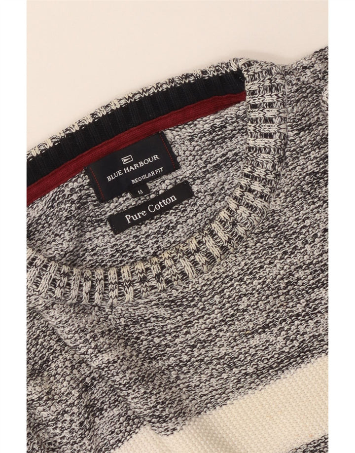 Suéter masculino Marks & Spencer com gola redonda, bloco colorido azul marinho médio