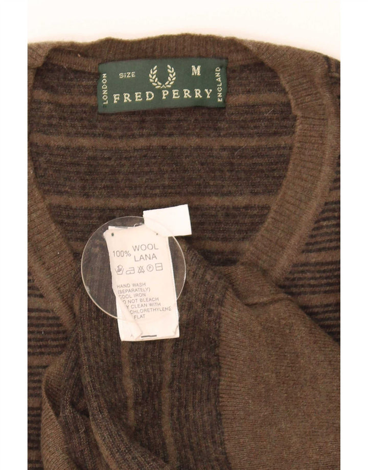 Suéter masculino Fred Perry com decote em V de lã listrada cáqui média