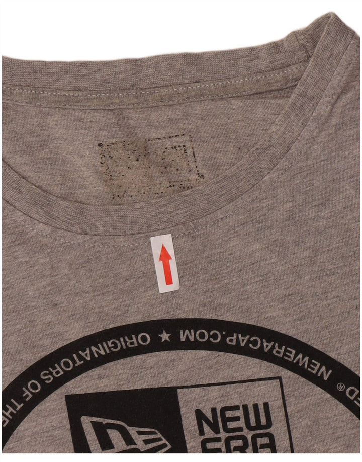 Camiseta gráfica masculina New Era grande algodão cinza