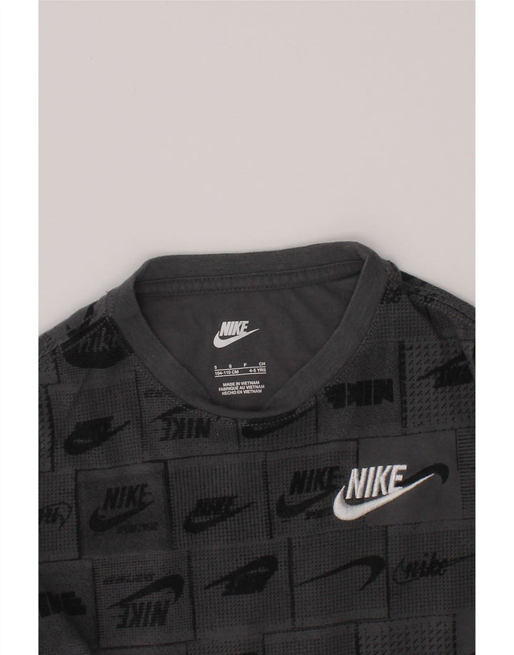 Camiseta Nike Meninos Graphic Top 4-5 Anos Pequeno Cinza