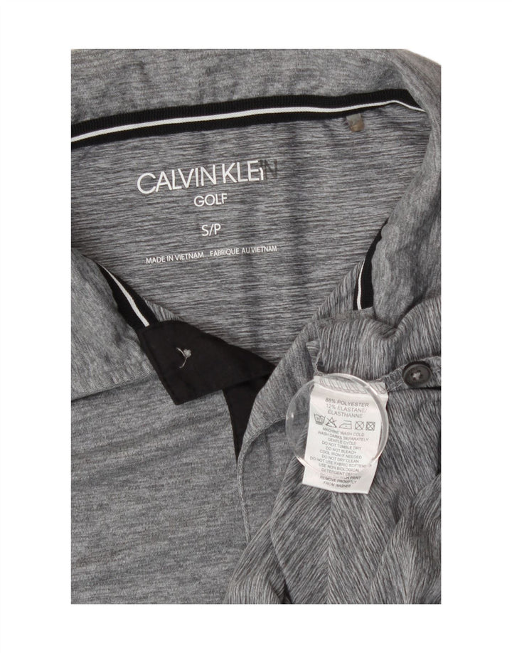 Camisa polo masculina de golfe Calvin Klein pequena cinza manchada de poliéster