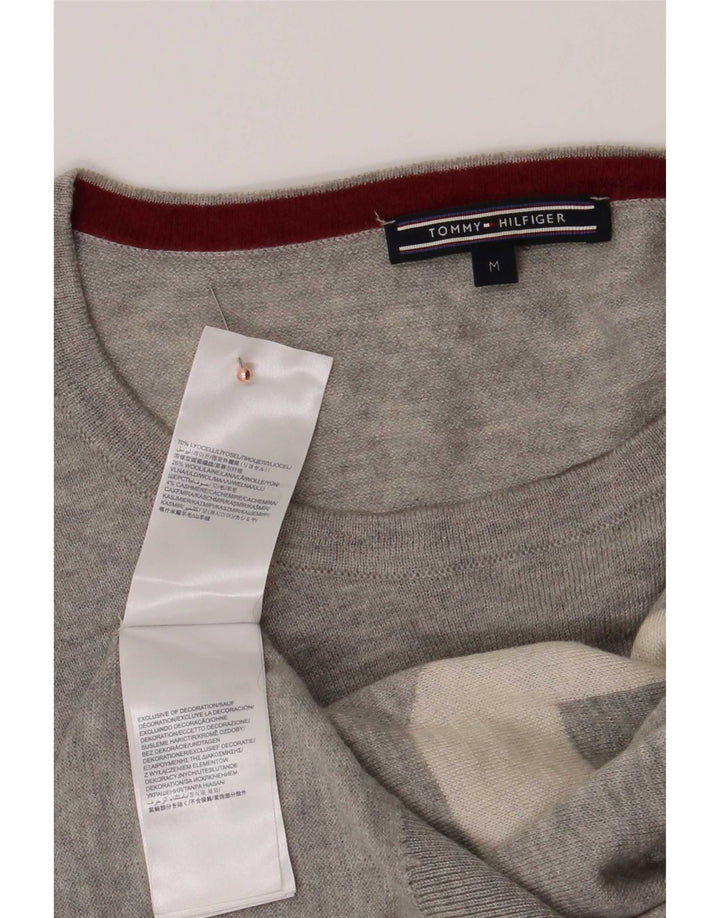 Suéter masculino Tommy Hilfiger com gola canoa e lã cinza médio