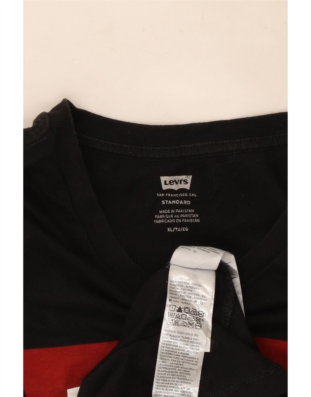 Top gráfico masculino Levi's Standard Fit manga comprida XL preto algodão
