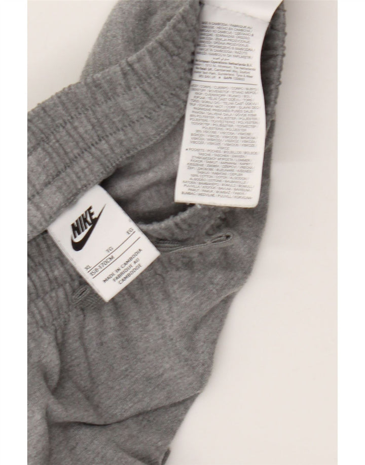 Shorts esportivos Nike Boys 13-14 anos XL cinza manchado de poliéster