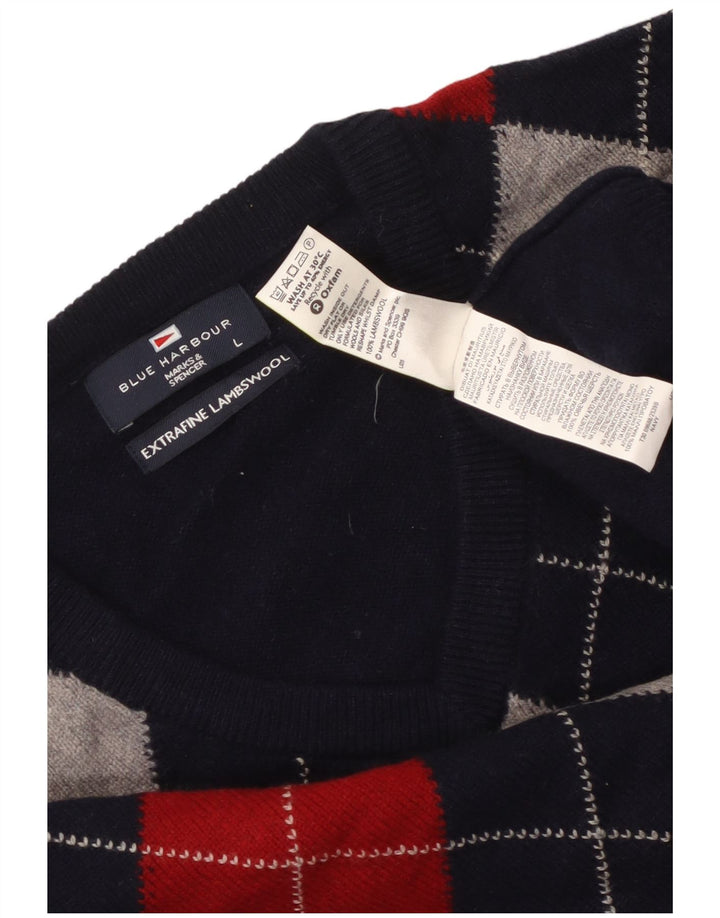 Suéter masculino Marks & Spencer Blue Harbor com decote em V grande azul marinho