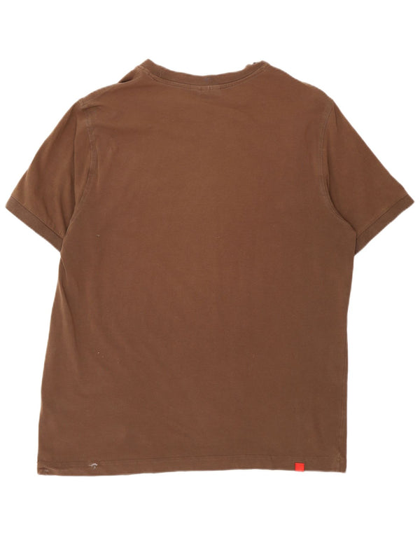 Camiseta masculina PUMA com estampa gráfica grande marrom