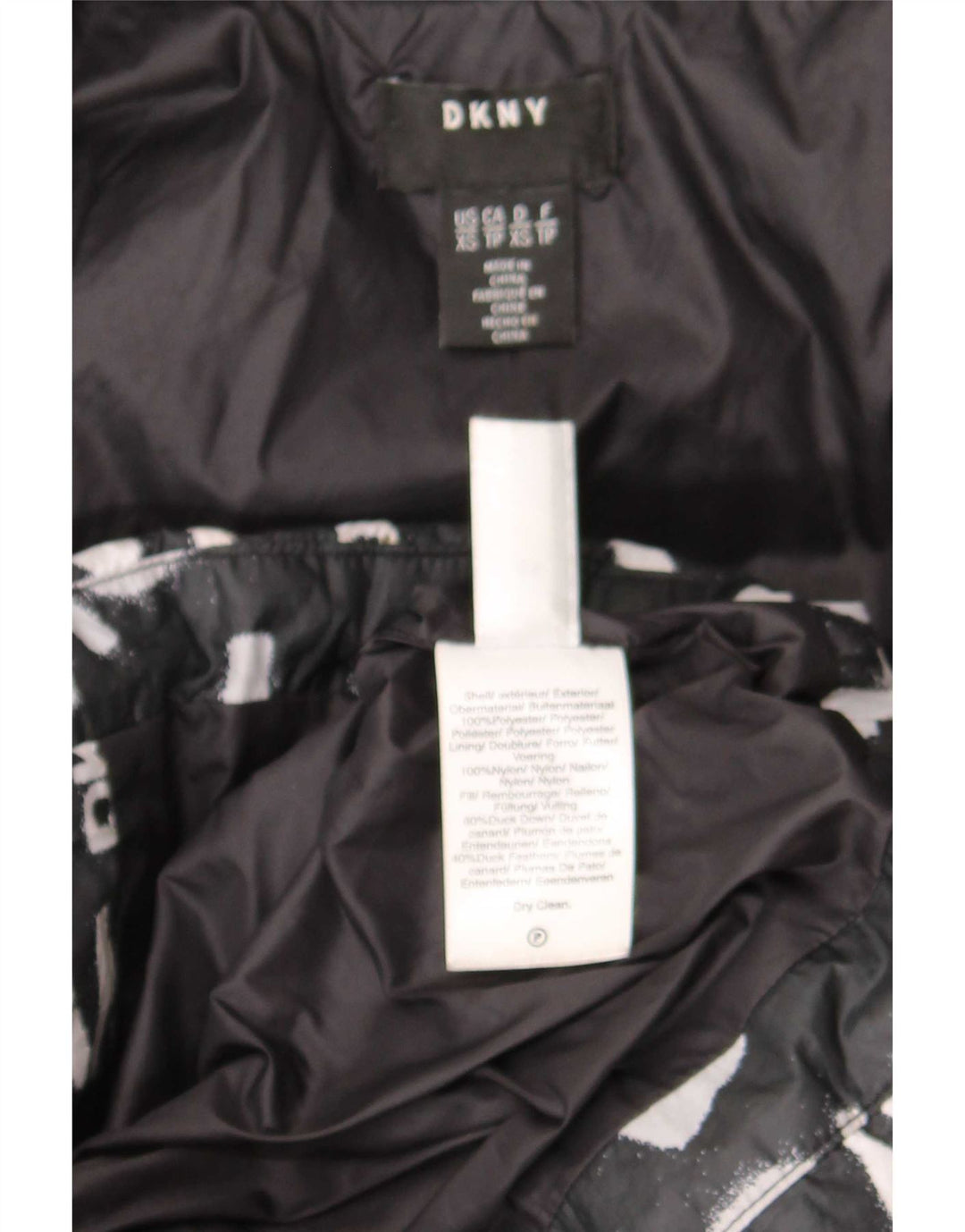 Casaco acolchoado grande gráfico feminino Dkny UK 6 XS preto nylon