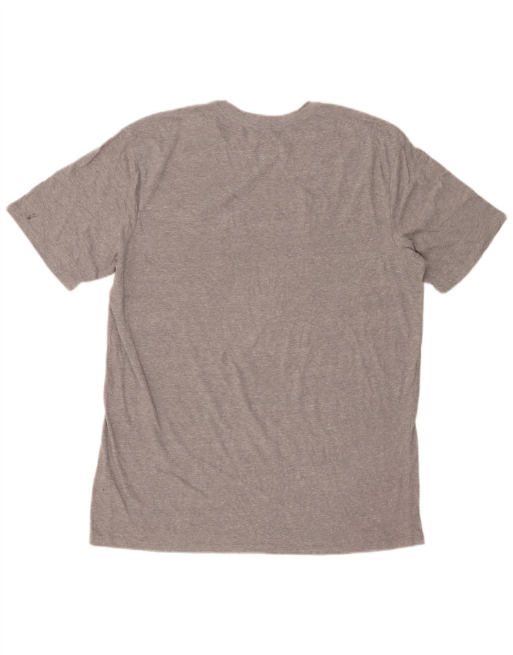 Camiseta masculina PUMA com estampa gráfica grande cinza manchada