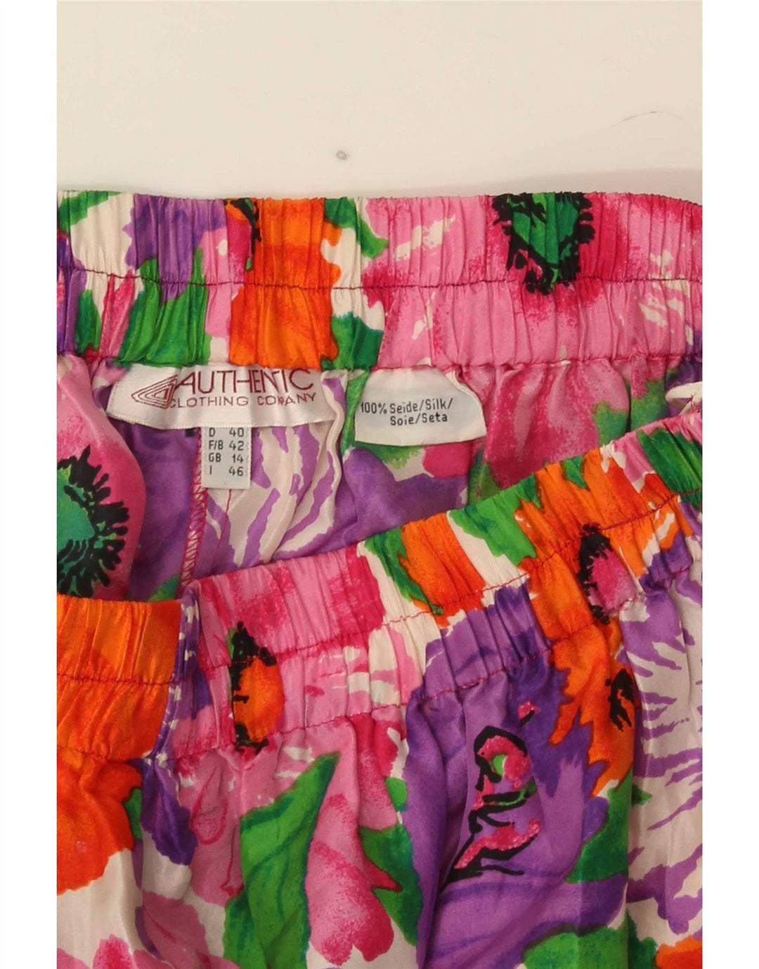 Shorts casuais femininos autênticos UK 14 médio W28 seda floral multicolorida