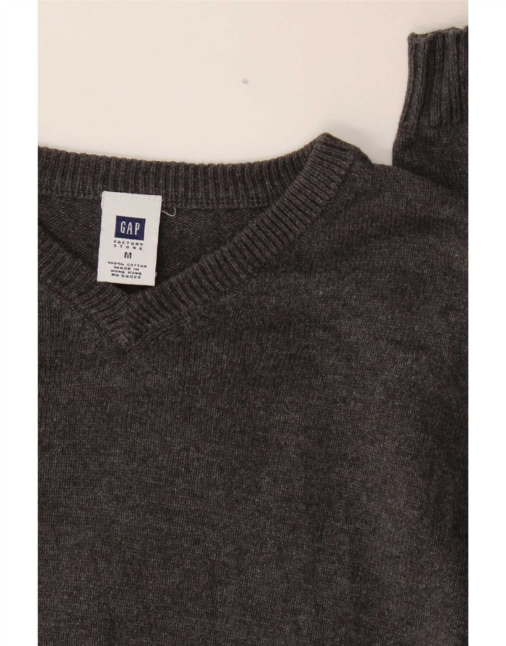 Suéter masculino Gap com decote em V de algodão cinza médio