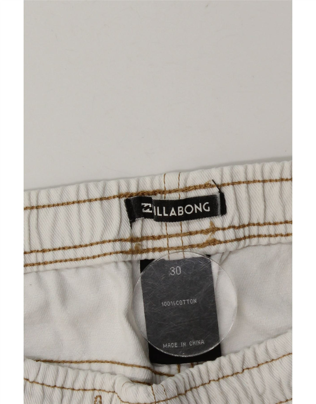 Shorts jeans feminino Billabong desgastado W30 algodão branco médio