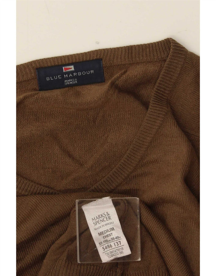 Suéter masculino Marks & Spencer Blue Harbor com decote em V médio bege