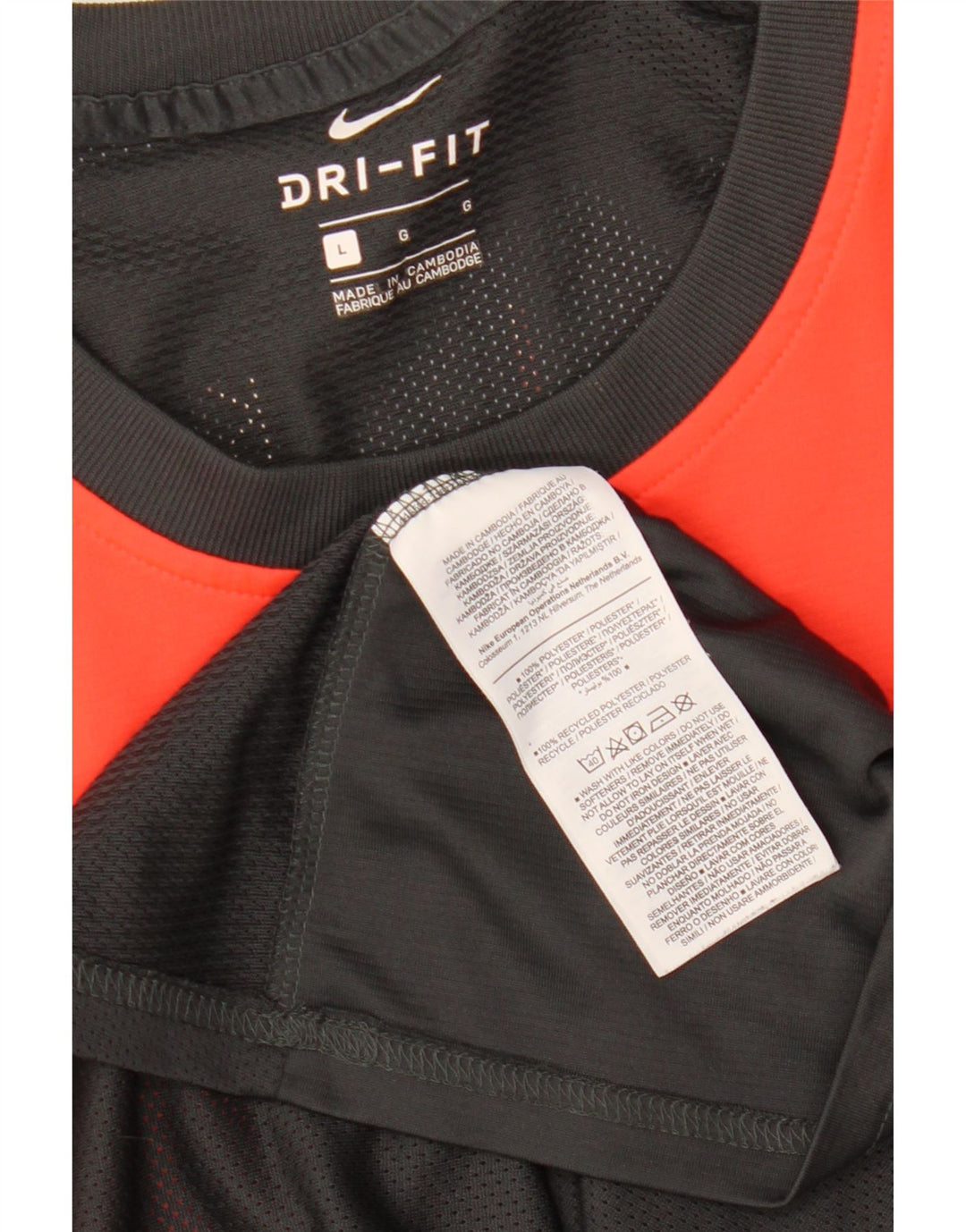 Camiseta Nike masculina Eintracht Frankfurt com estampa gráfica grande bloco colorido preto