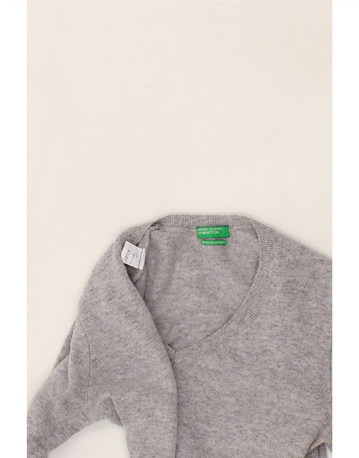 BENETTON Womens V-Neck Jumper Sweater UK 6 XS Grey Vintage Benetton and Second-Hand Benetton from Messina Hembry 