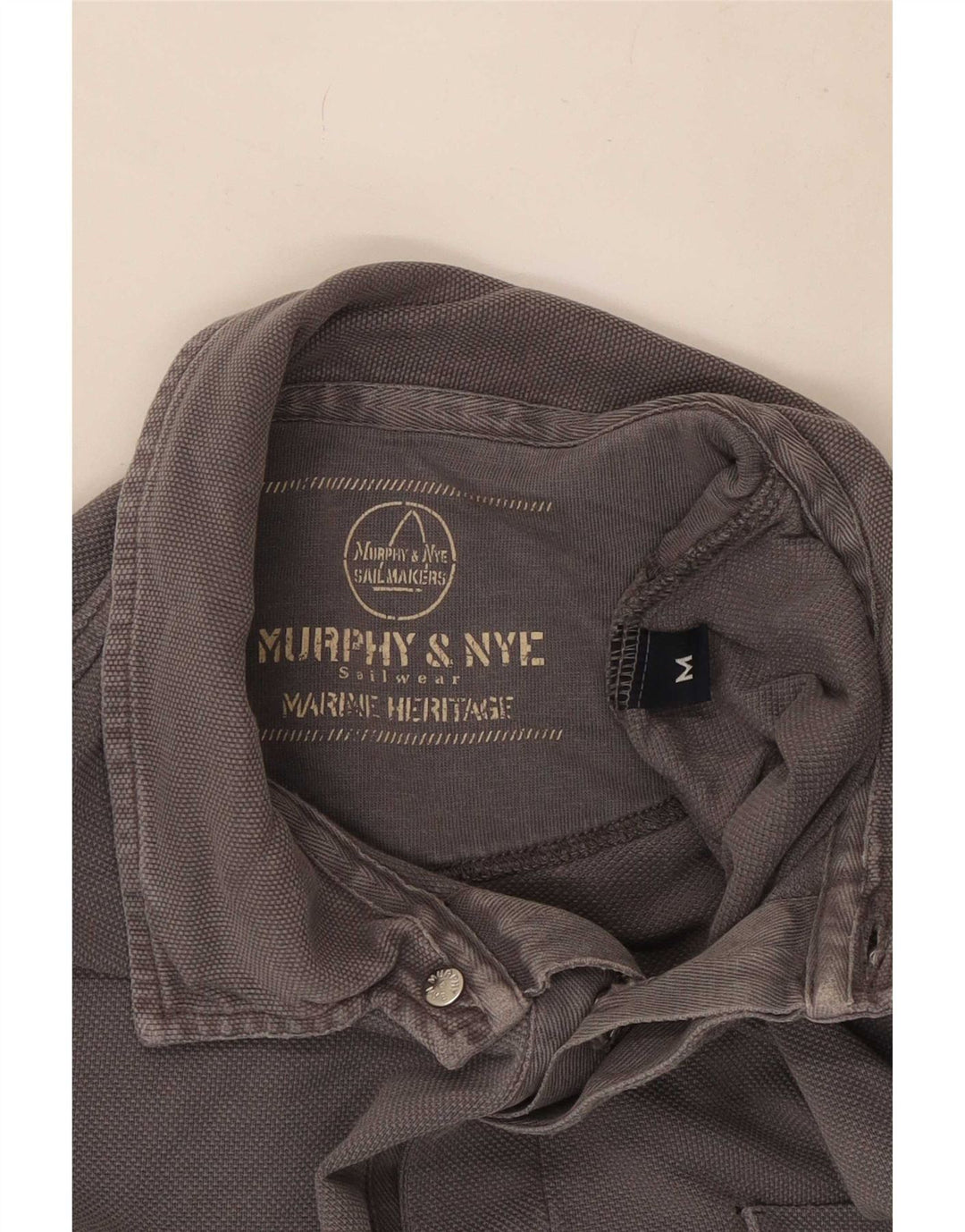 Camisa polo masculina Murphy & Nye Sailmakers de manga comprida e ajuste solto cinza médio