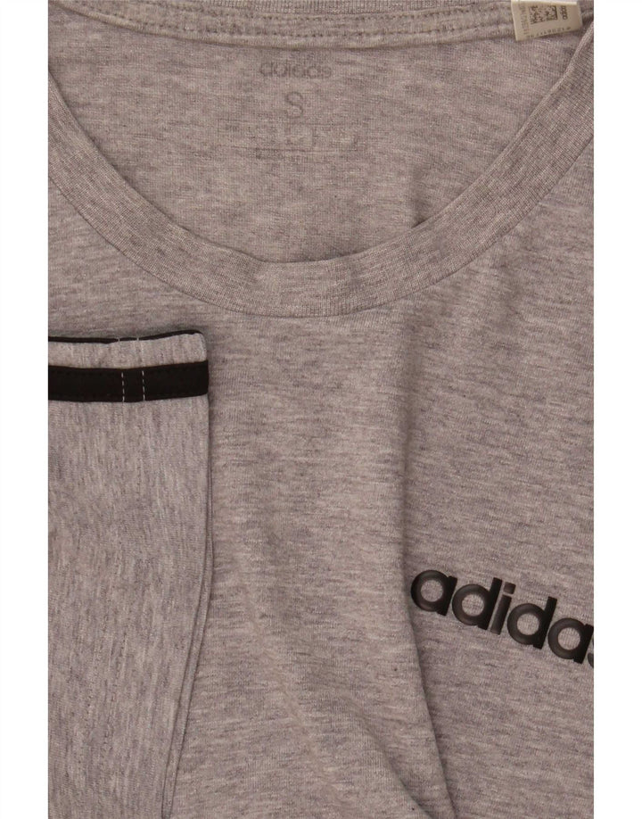 Camiseta masculina Adidas pequena listrada cinza
