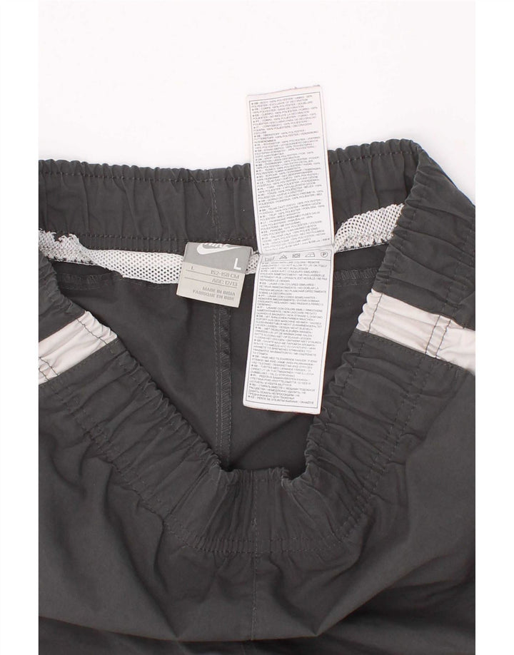 Shorts esportivos Nike Boys 12-13 anos grande cinza colorblock poliéster