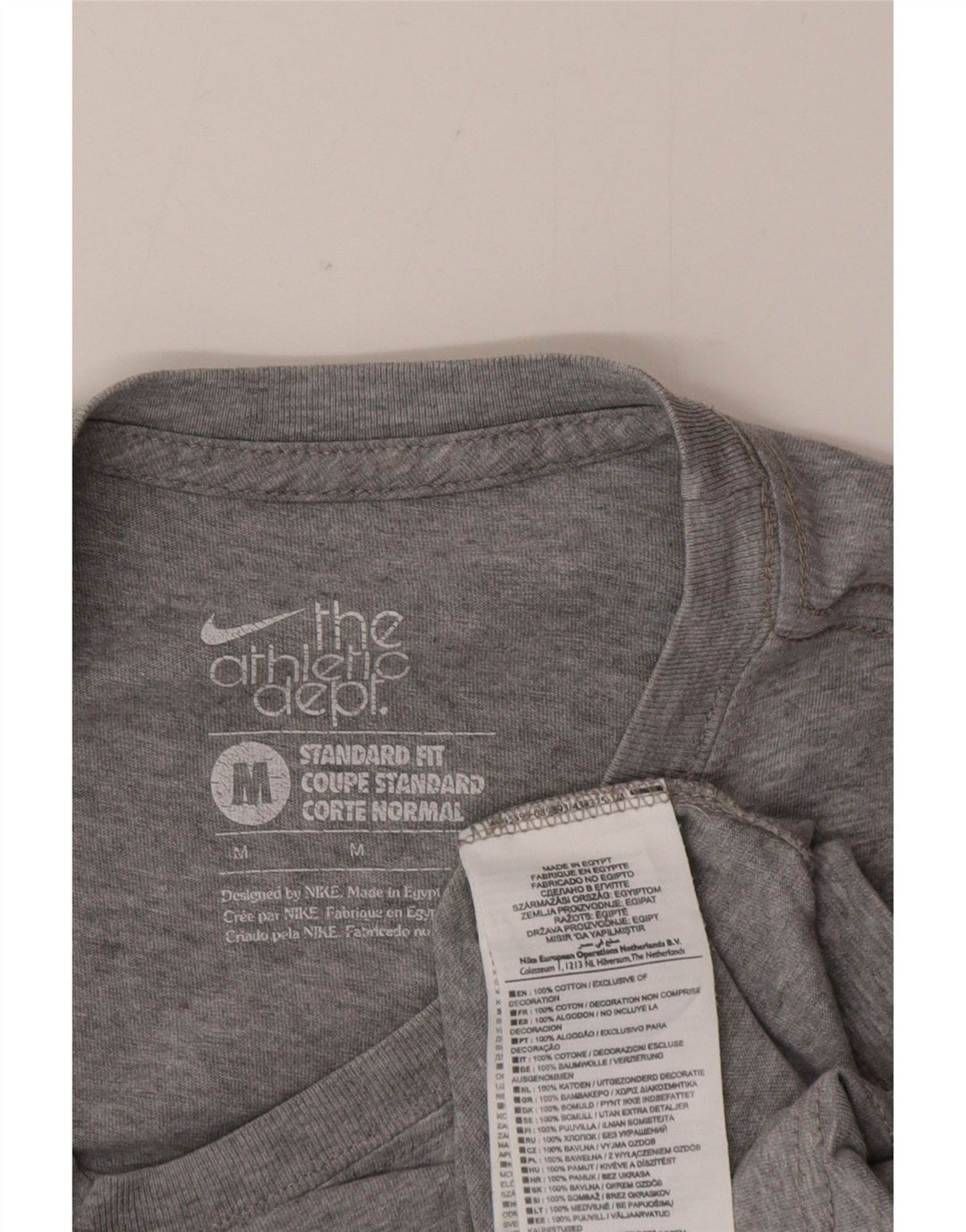 Camiseta masculina Nike Standard Fit Graphic Top cinza médio algodão manchado
