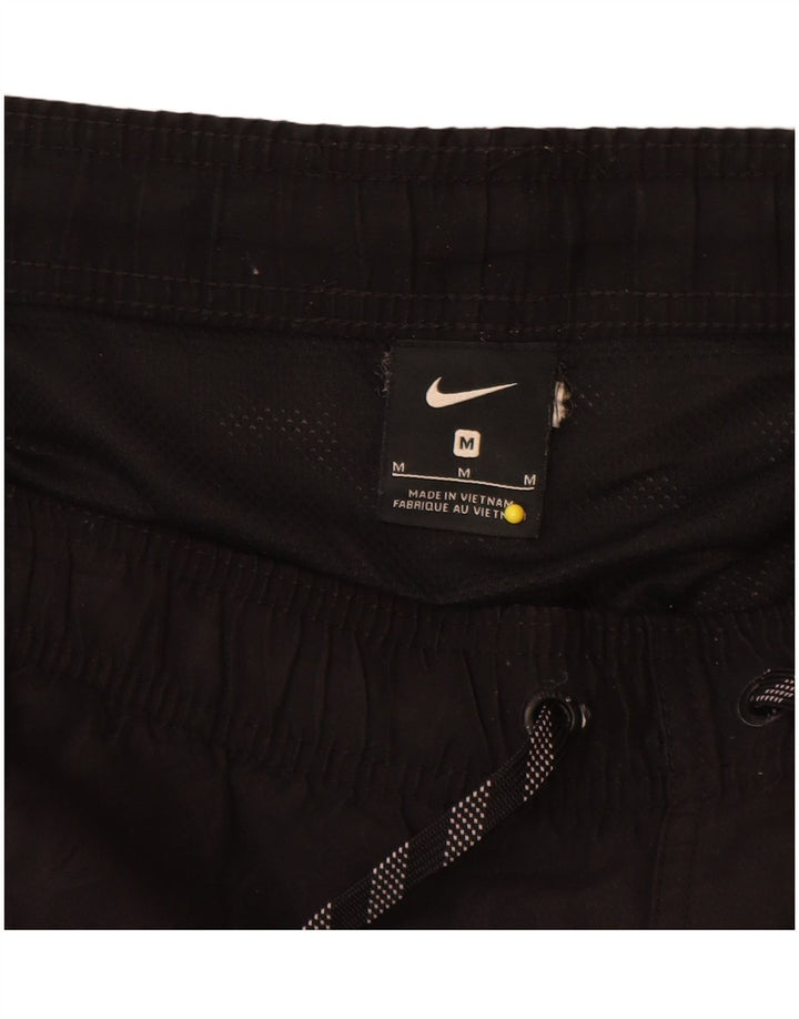 Shorts esportivos masculinos Nike médio preto colorblock poliéster
