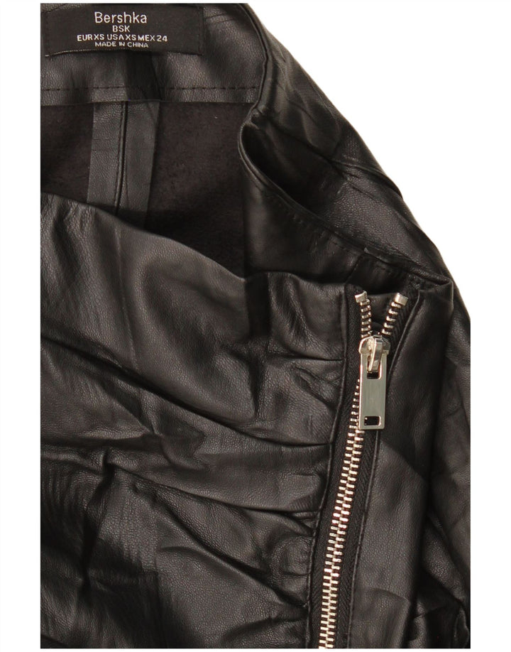 Mini saia feminina de couro BERSHKA XS W24 preta