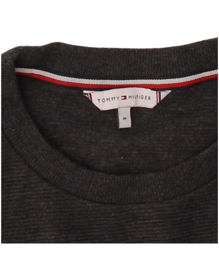 Suéter gráfico masculino TOMMY HILFIGER com bloco colorido cinza médio