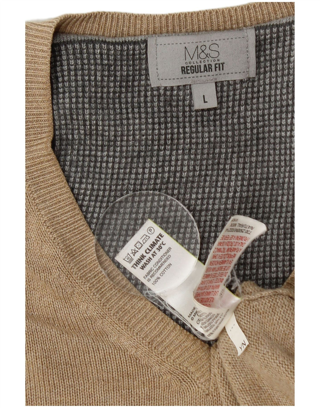Suéter masculino Marks & Spencer com ajuste regular e decote em V, grande algodão bege