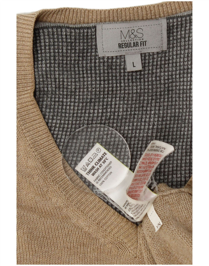 Suéter masculino Marks & Spencer com ajuste regular e decote em V, grande algodão bege