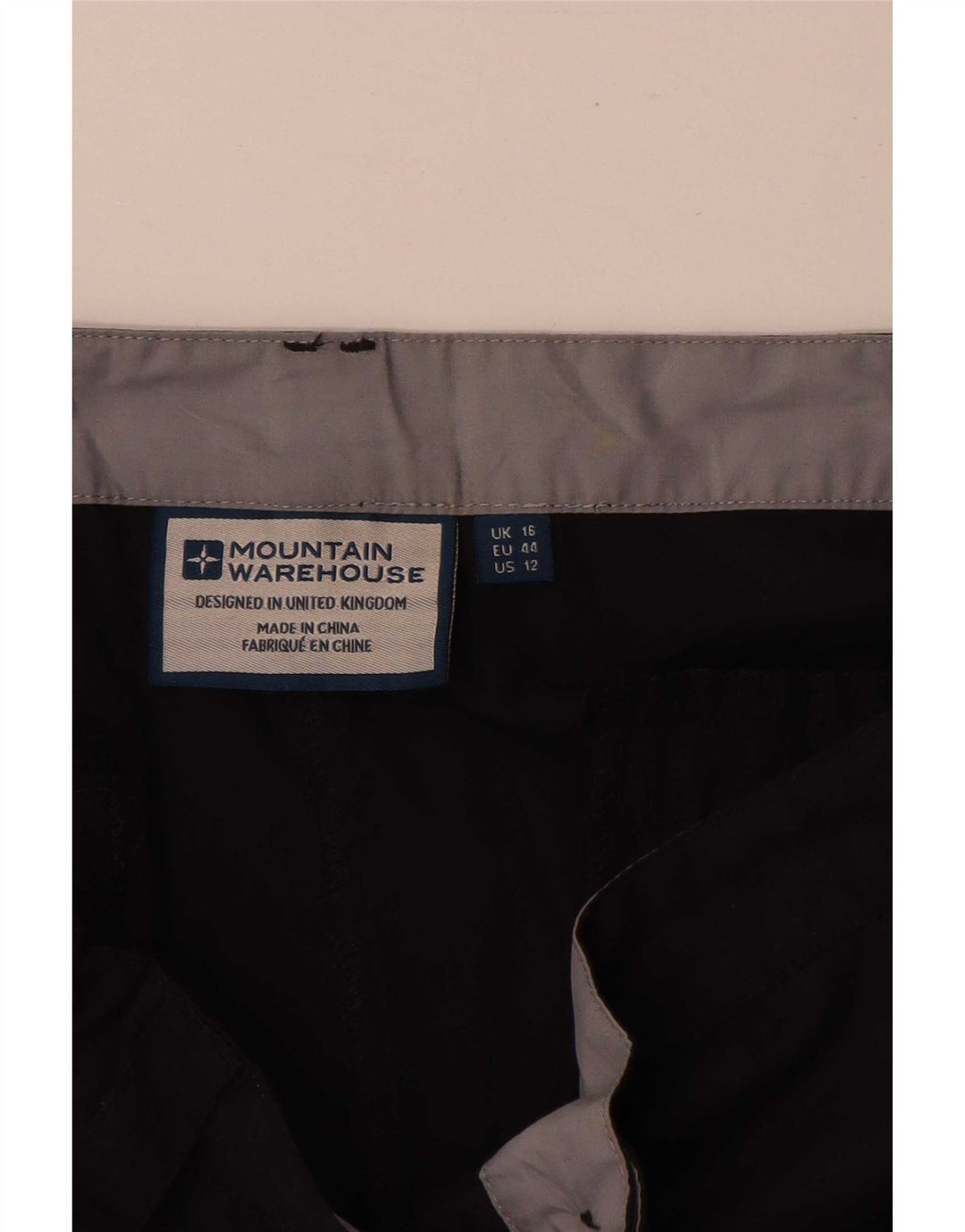 Shorts de carga das mulheres do armazém da montanha poliéster preto W34 grande Reino Unido 16