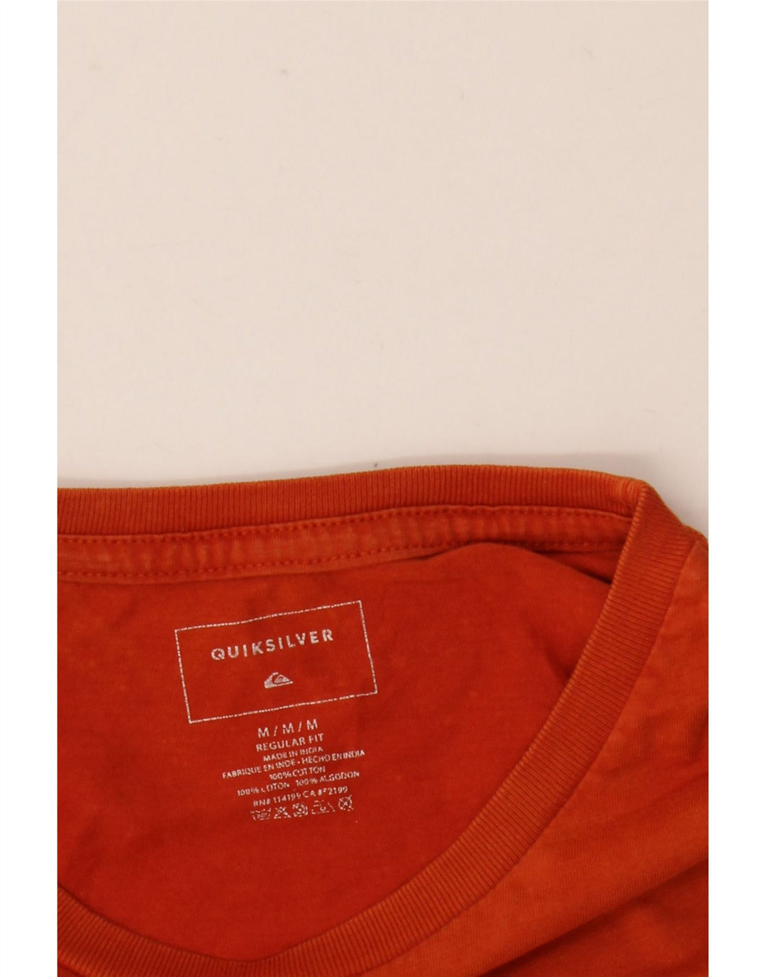 Camiseta masculina Quiksilver Regular Fit com estampa gráfica de algodão laranja médio